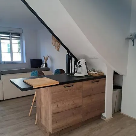 Duplex 147 *